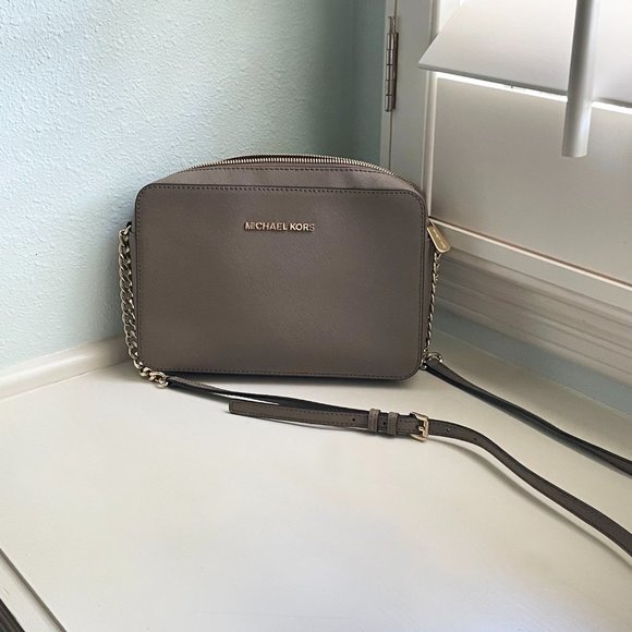 Michael Kors Taupe Shoulder Bag New - Picture 4 of 6